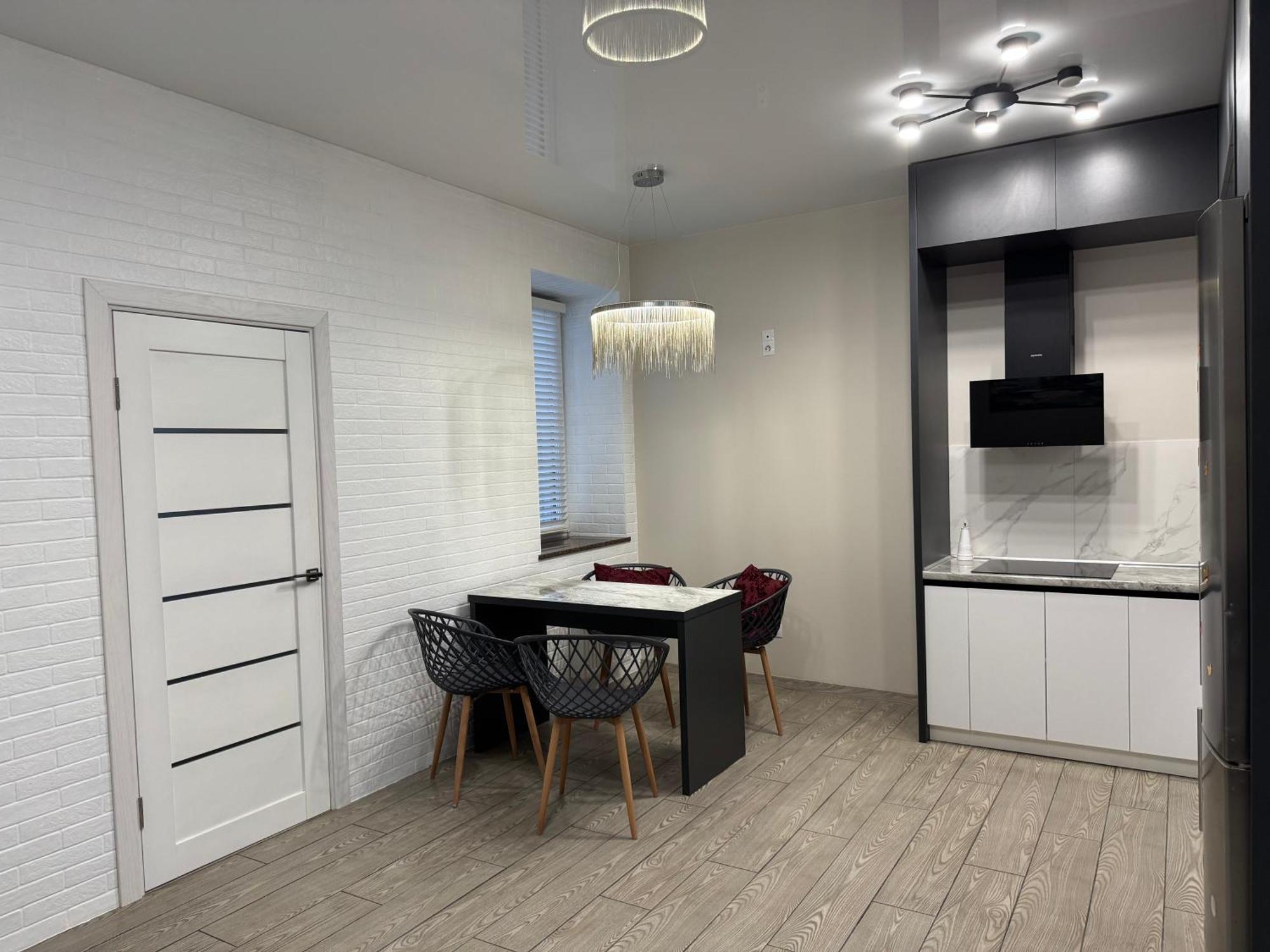 Lux Apartment & Центр,Жк Театральний Rivne Exterior foto
